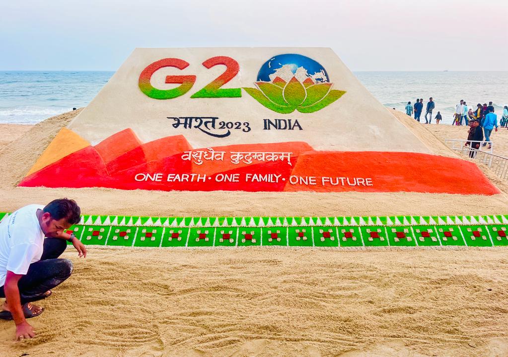 Padma Shri Awardee Sudarshan Patnaik Showcases Chhattisgarh's Development and Good Governance Through Sand Art.