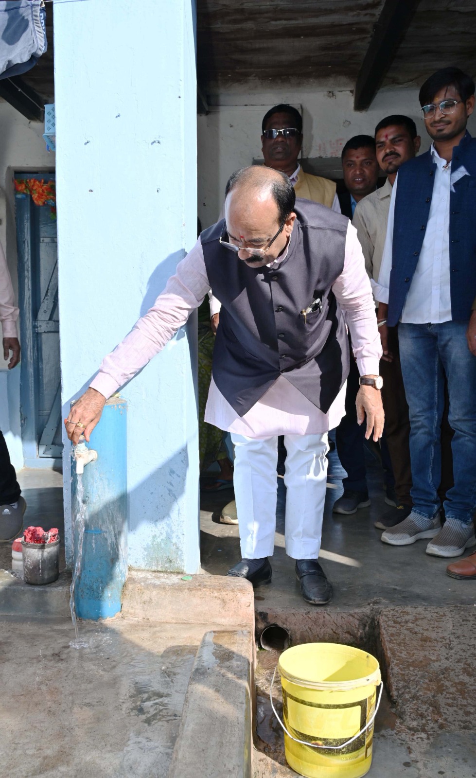 To accelerate the work of Jal Jeevan Mission, Deputy Chief Minister Arun Sao came to the field on the first day of the new year: Climbed the water tank and saw the quality, took feedback about water supply from women.