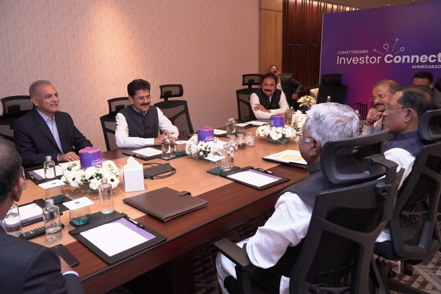 Jade Blue Lifestyle Founder Jitendra Chauhan Expresses Interest in Investing in Chhattisgarh