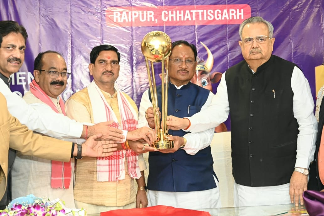Chief Minister and Assembly Speaker Grandly Unveil Hockey Men&rsquo;s Junior World Cup Trophy 2025