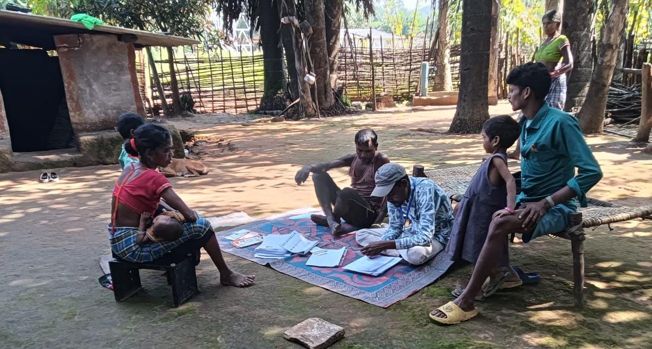 A new direction for peace and development in Bastar: 10 Maoists carrying a bounty of Rs 65 lakh surrender and return to the mainstream.