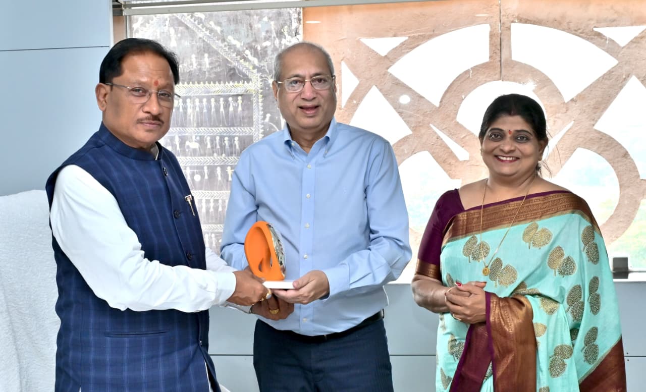 NMIMS representatives pay courtesy call on Chief Minister Sai
