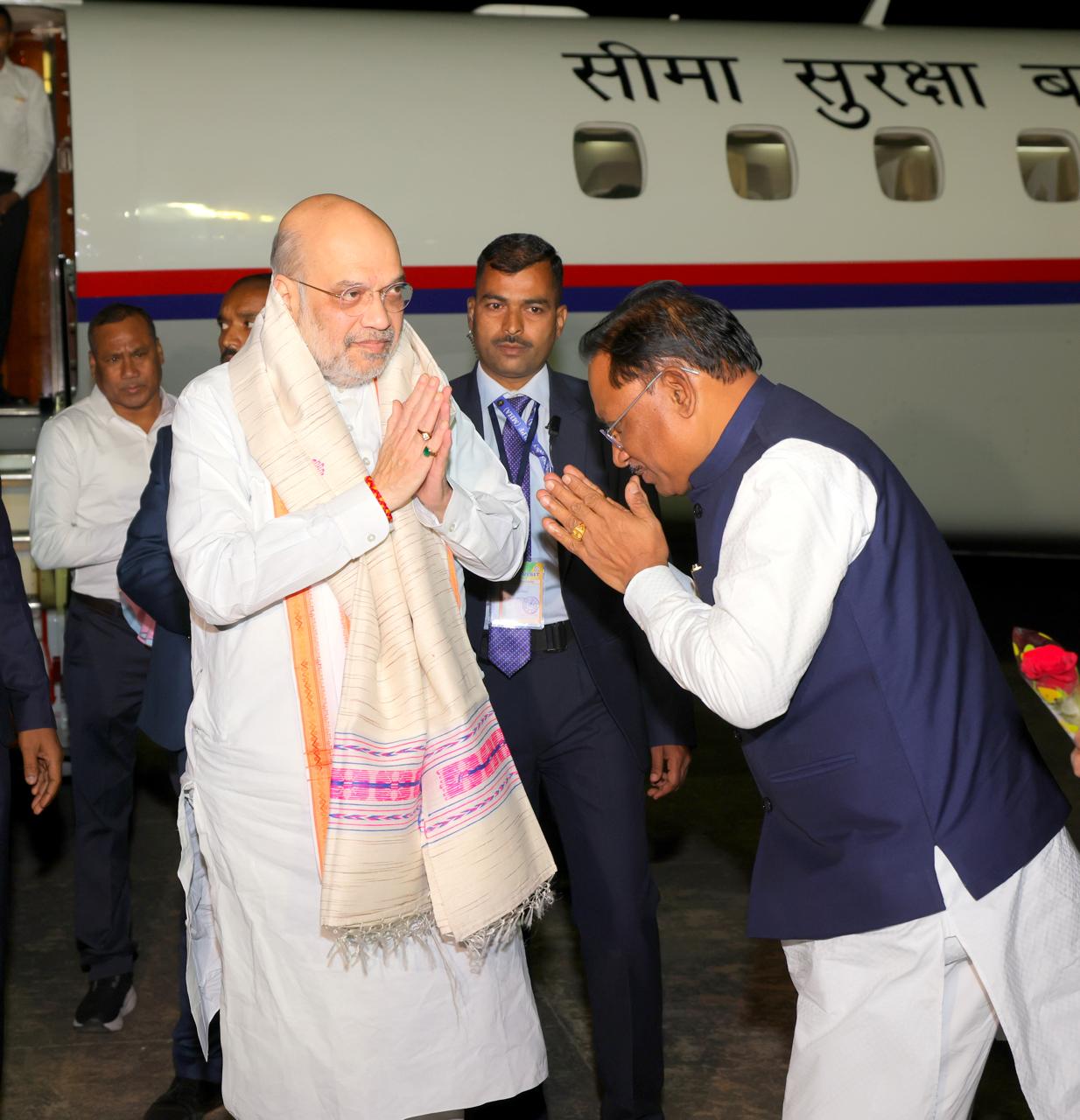 Amit Shah reached Raipur late night: CM Sai and ministers welcomed him at the airport, will go to Bastar today
