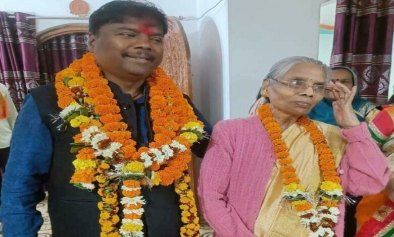Forest Minister Kedar Kashyap's mother Manki Devi passes away