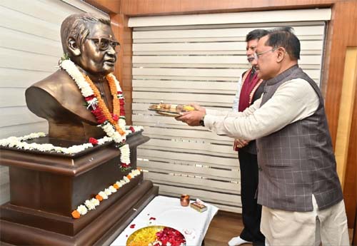 Chief Minister Sai paid tribute to Bharat Ratna Atal Bihari Vajpayee by garlanding his statue.