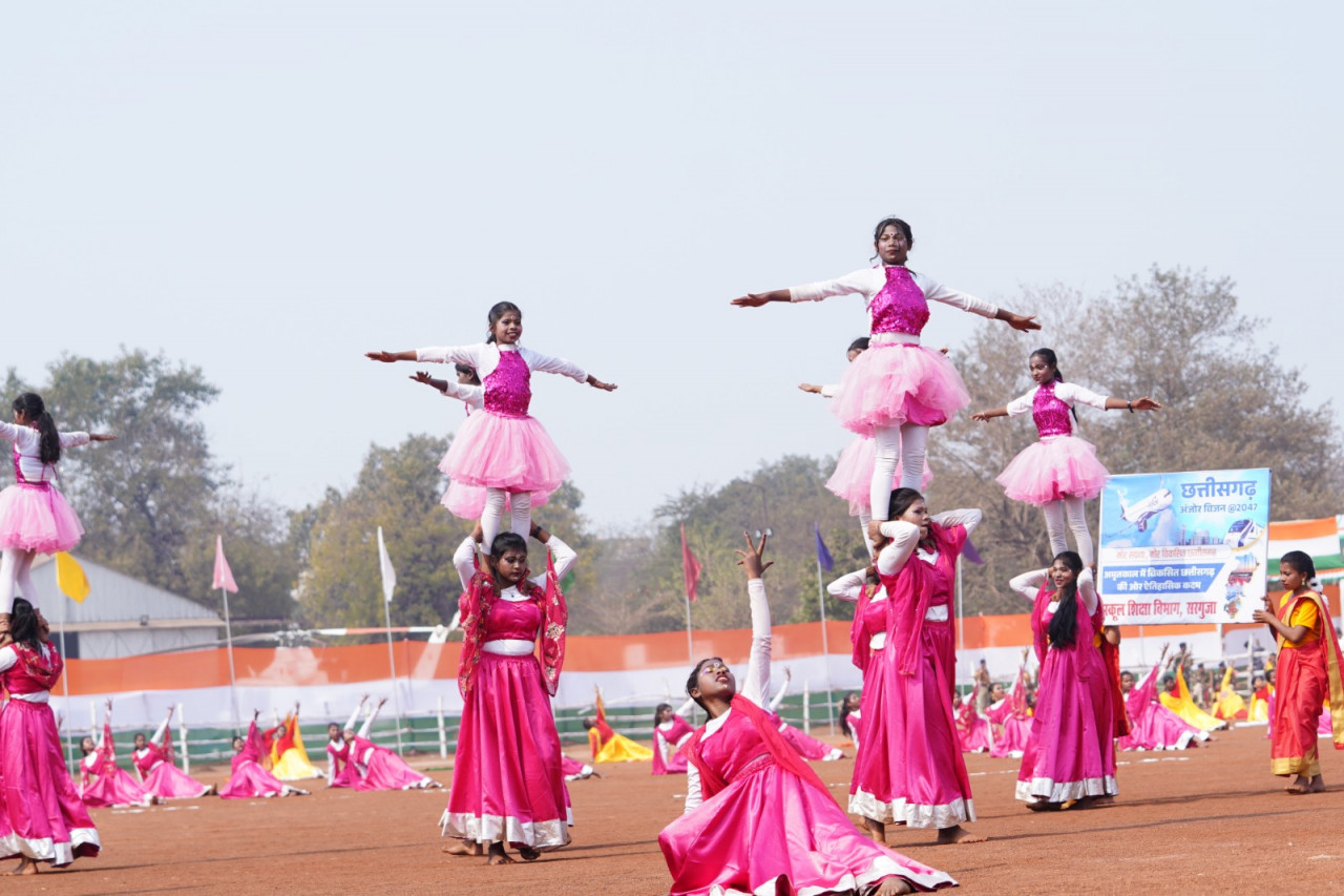 The 77th Republic Day was celebrated with great enthusiasm in the capital Raipur.