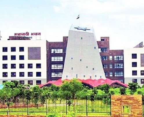 Half a dozen staff officers became senior staff officers