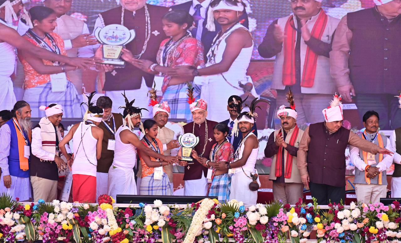 Division-level Bastar Pandum 2026 concludes; Sukma tribal drama shines