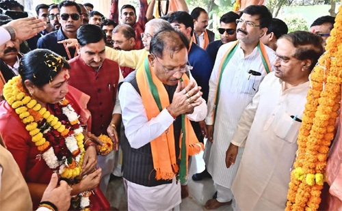 BJP's Rajya Sabha candidate Laxmi offered floral tribute and sought blessings at the Smriti Mandir of the state office.