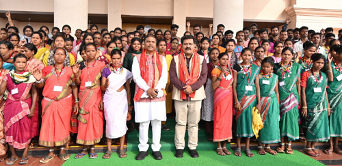 Abujhmaria youth experienced the workings of democracy, Deputy Chief Minister had a cordial conversation with Abujhmaria youth