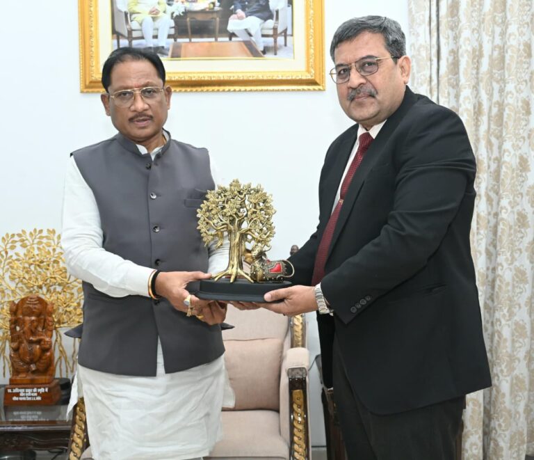 Chief General Manager of IOCL made a courtesy call on Chief Minister Vishnu Dev Sai