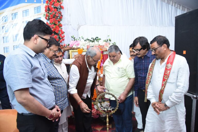 Tourism and Culture Minister Shri Rajesh Agarwal performed the Bhoomi Pujan of 'Shri Agroha Palace'