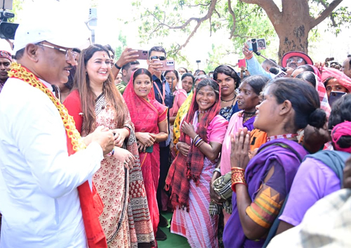 There was also a Chaupal where there was an echo of happiness and applause.