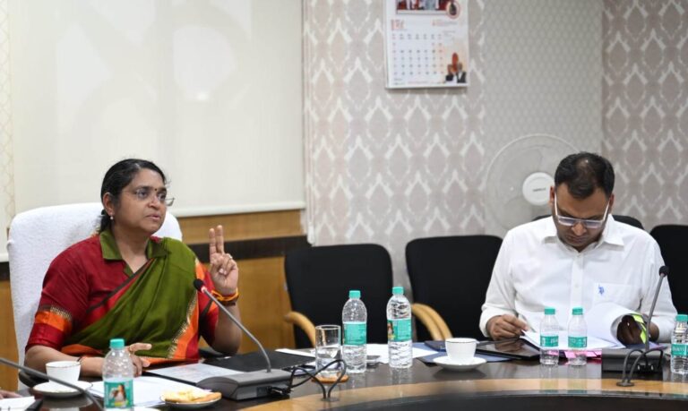 Good governance, accountability and public service should be given top priority in civic bodies. Secretary of Urban Administration Department, Smt. Sangeeta R. chaired a meeting of all 194 civic bodies through video conferencing.