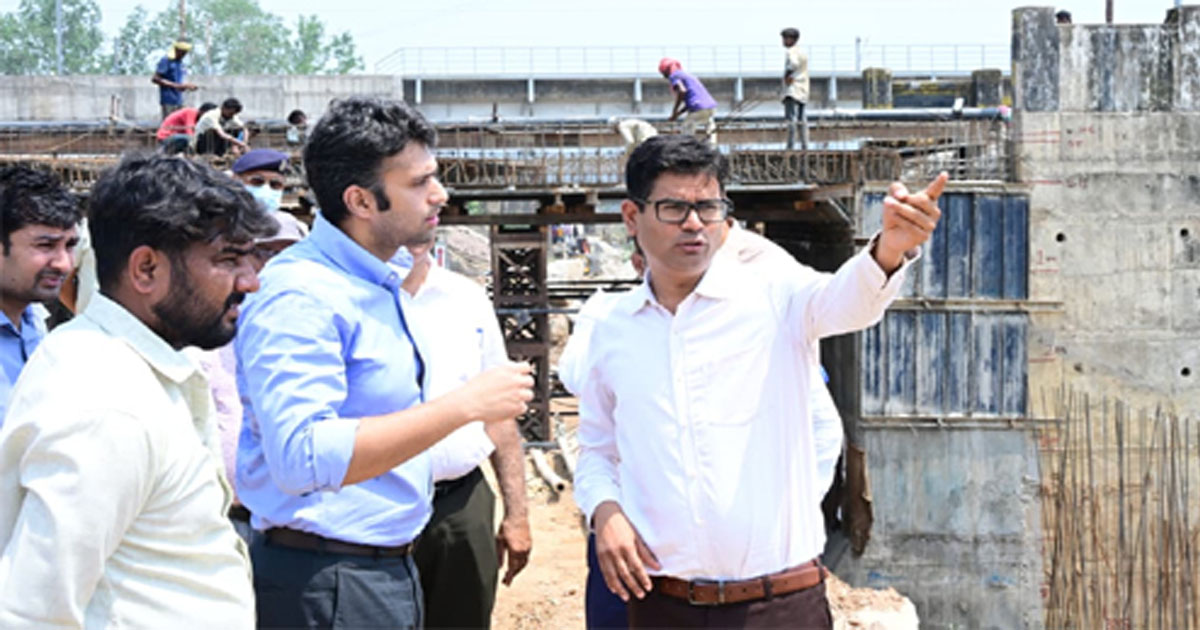 Finance Minister Shri O.P. Choudhary inspected major development projects in Raigarh