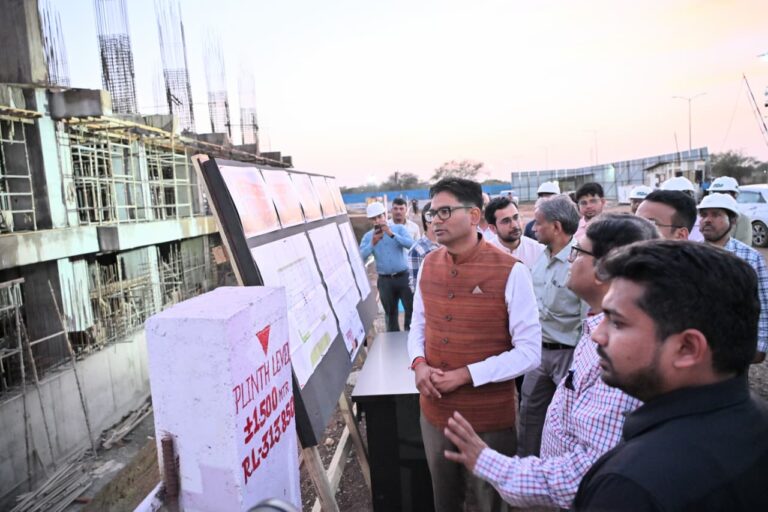 Finance Minister Shri OP Choudhary inspected the development works in Nava Raipur.