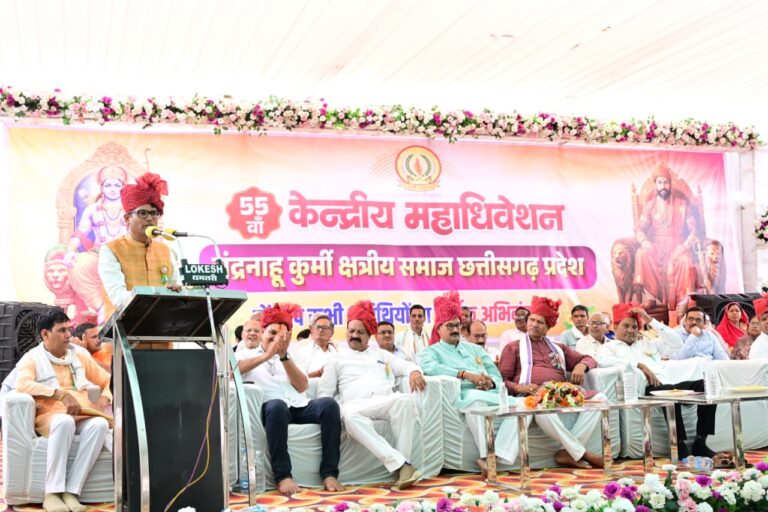 Finance Minister OP Choudhary participated in the programme of Chandranahu (Chandrakar) Kurmi-Kshatriya community in Chhati village of Dhamtari.