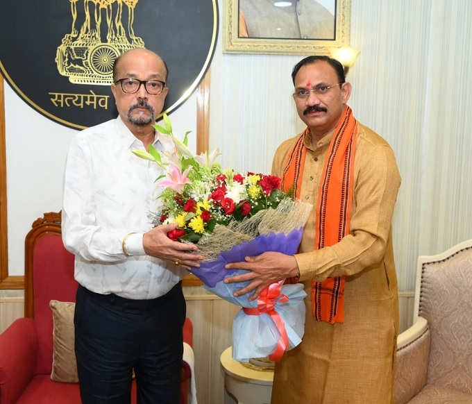 Health Minister Shyam Bihari Jaiswal pays courtesy call on Governor Ramen Deka