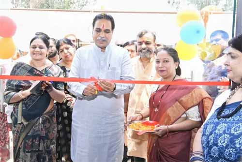 A high-tech play school has been opened to bridge the gap in the minds of children: Moonat