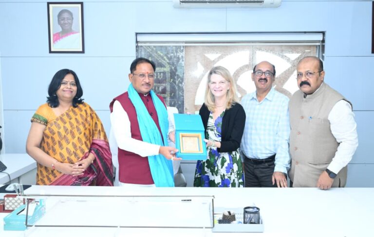 Initiative of Chief Minister Vishnu Dev Sai: A coordinated strategy will be made for healthy mothers, healthy children and malnutrition-free Chhattisgarh.
