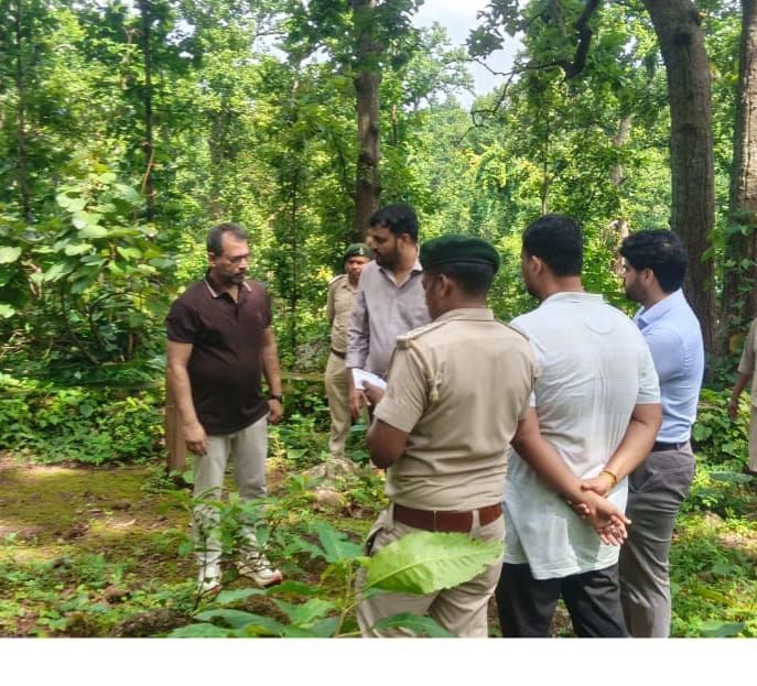 Principal Chief Conservator of Forests and Chief of Forest Force inspected the Bhairav ​​Pahar and Environmental Gardens of Jashpur