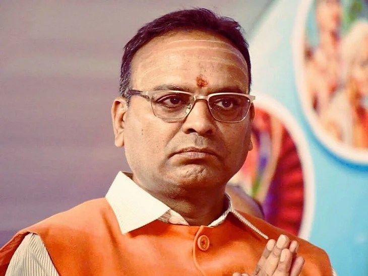 Ajay Chandrakar launches a scathing attack on Bhupesh Baghel, taking a dig at his silence on the Jharkhand student protests.