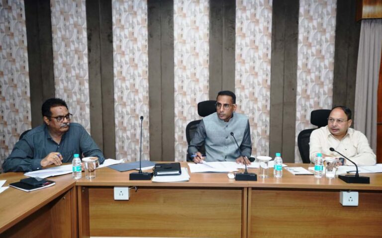 Special emphasis on improving connectivity in Bastar, instructions to complete road and bridge works by December