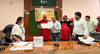 200 street food vendors in Jashpur received free Fostech training