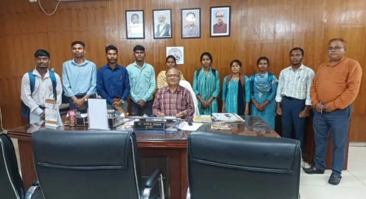 Enlightening educational tour of students of Bhanupratappur to KTU