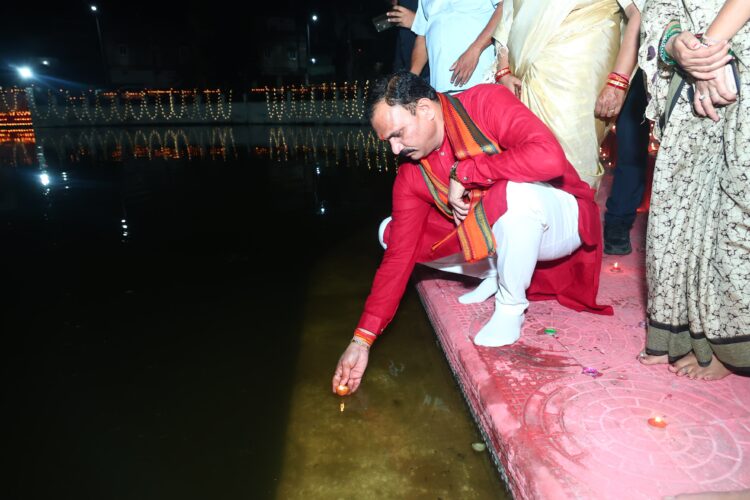 'Seva Sankalp Abhiyan' was grandly launched in Manendragarh to mark the 25 years of service of PM Modi.