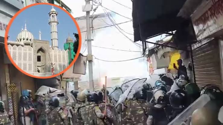 Ujjain: Crowd pelts stones at Shahi Mosque; police fire tear gas shells