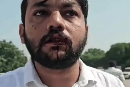 A bloody incident occurred during a lawyers' strike at a Panipat court. An advocate was stabbed in the neck with a pistol; one attacker was arrested.