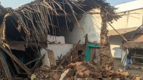 CG : Wall of a mud house collapses while digging the foundation, 2 workers dead