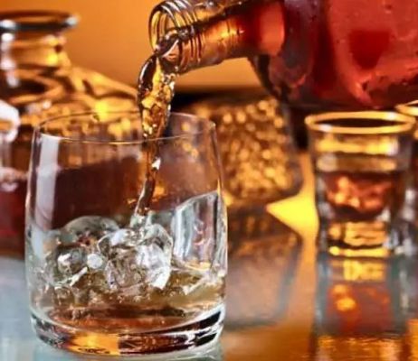 Liquor smuggling worth crores: Police seize 4 trucks, arrest the person who paid for the diesel in the vehicles.