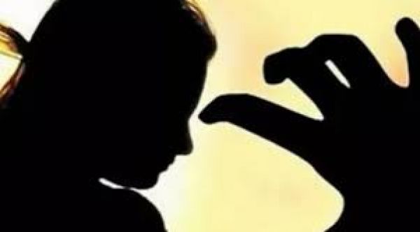 A 52-year-old man raped a 17-year-old girl, fled to Goa when she became pregnant; CG police arrested him.