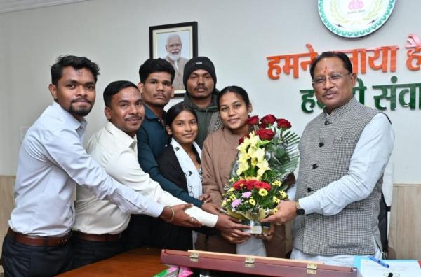 A delegation of the Government Model Post Matric Tribal Boys Hostel paid a courtesy call on Chief Minister Sai.