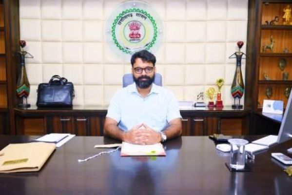 The Collector appealed to ensure that your little children are given two drops of polio vaccine.