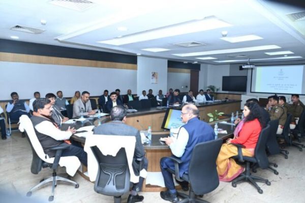A meeting was held under the chairmanship of Deputy Chief Minister Shri Vijay Sharma for the preparation of the budget of the Home Department.
