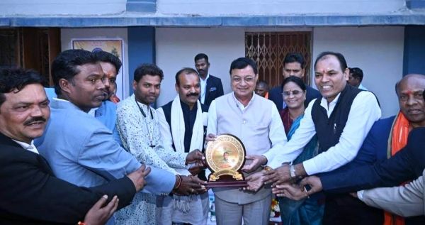 Cabinet Minister Devangan participated in the New Year and family reunion celebrations of Dhivar community.