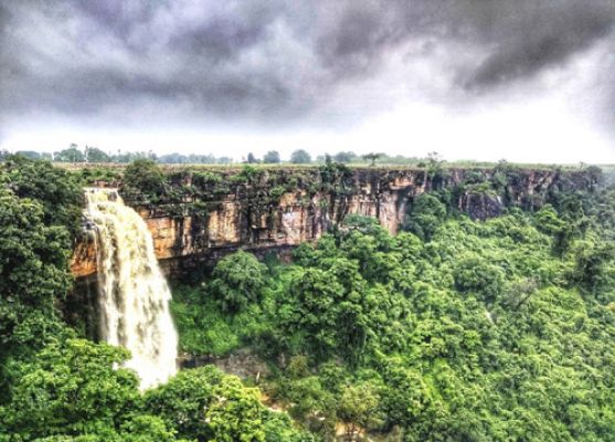 New direction for Bastar tourism: A grand resort will be set up near Mendri Ghumar waterfall.