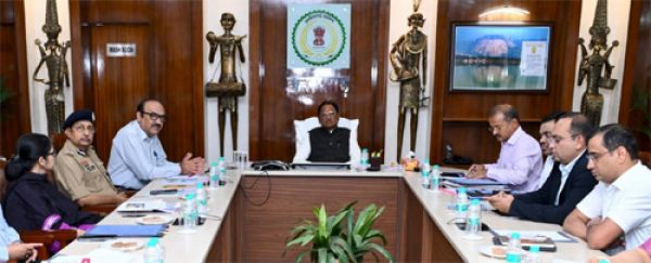 Chief Minister conducts high-level review of situation in West Asia; directs Commissioners, Inspector Generals and Collectors through video conferencing