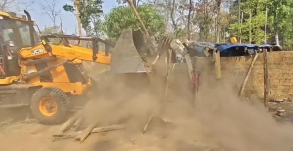 CHHATTISGARH: Bulldozer action in Dhamtari