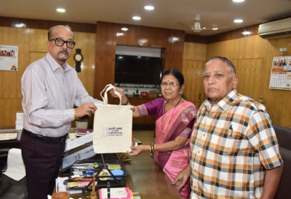 No Plastic Campaign Brand Ambassador Mrs. Apte met Governor Deka