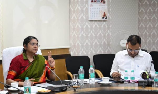Good governance, accountability and public service should be given top priority in civic bodies. Secretary of Urban Administration Department, Smt. Sangeeta R. chaired a meeting of all 194 civic bodies through video conferencing.