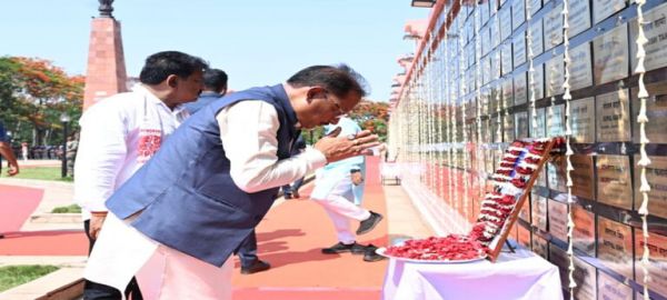 Union Home Minister pays homage to jawans who laid down their lives for peace and security in Bastar