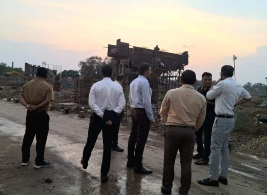 Secretary of Public Works Department inspected the under construction Kayaghat Bridge and Marine Drive.