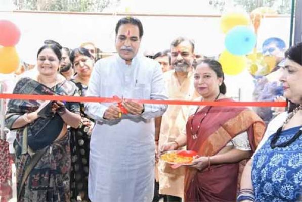A high-tech play school has been opened to bridge the gap in the minds of children: Moonat