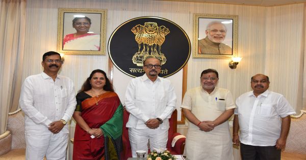 People's representatives of the area met Governor Deka