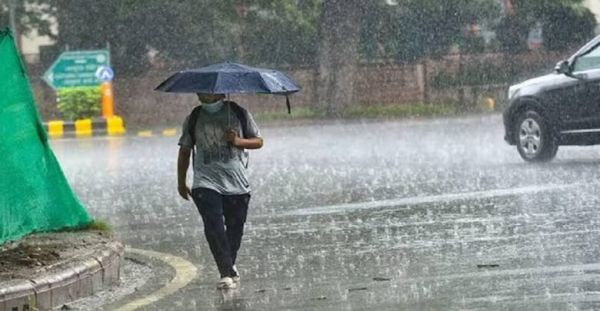 CG Weather Update: Heavy rain will occur in many districts of the state today, the Meteorological Department has issued orange and yellow alerts.