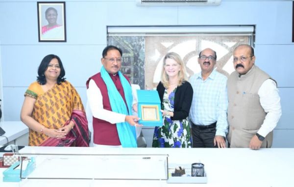 Initiative of Chief Minister Vishnu Dev Sai: A coordinated strategy will be made for healthy mothers, healthy children and malnutrition-free Chhattisgarh.